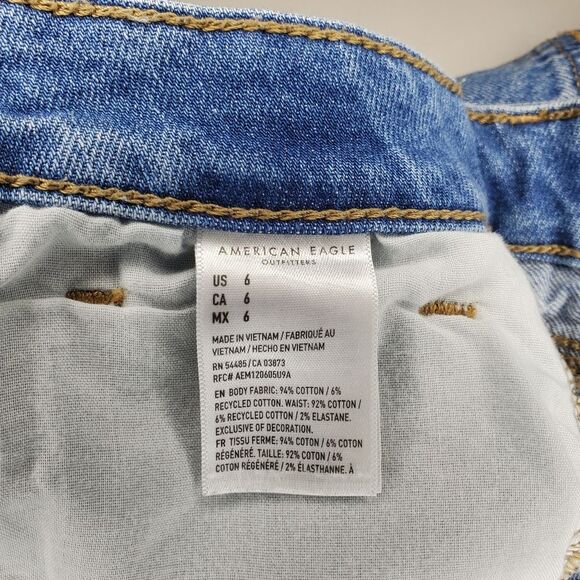 American Eagle High Rise Floral Embroidered Distressed Denim Mom Shorts Size 6 - Picture 11 of 12